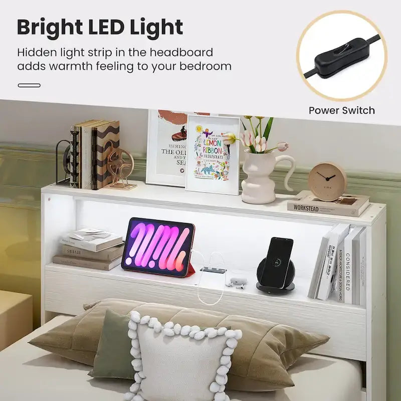 Cadre de lit double en bois avec station de recharge et lumière LED