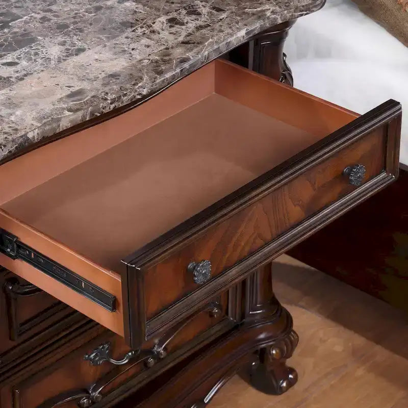 Ensemble de chambre à coucher Eugene trois pièces en bois de cerisier foncé traditionnel