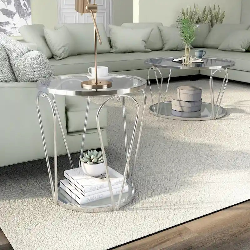 Ensemble de deux tables basses à plateau en verre avec étagères
