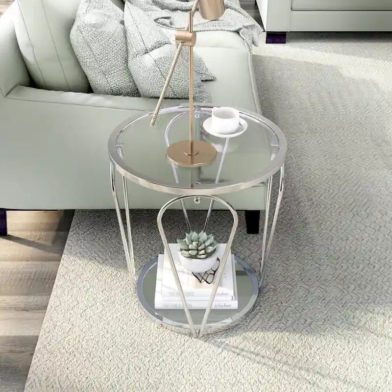 Ensemble de deux tables basses à plateau en verre avec étagères