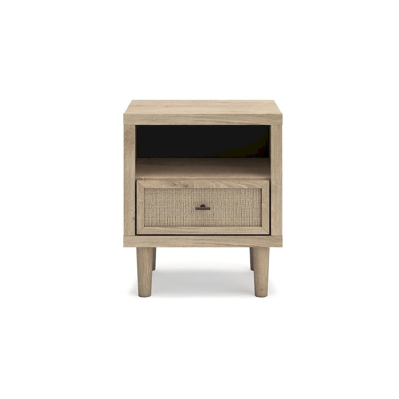 Tête de lit en panneau marron avec deux tables de chevet