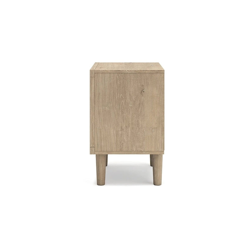 Tête de lit en panneau marron avec deux tables de chevet